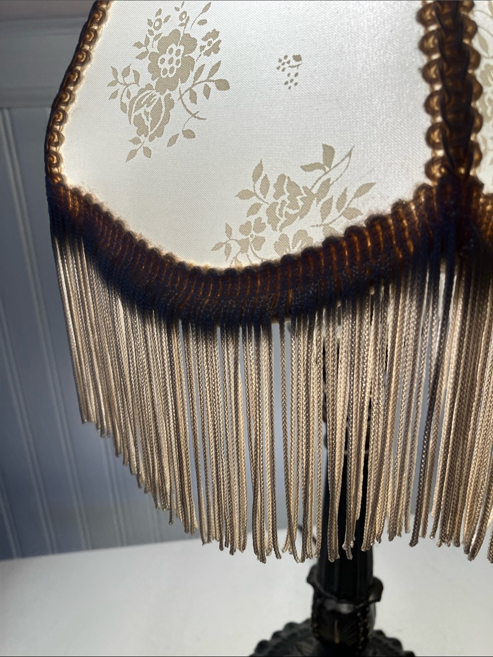 Vintage Victorian Style Boudoir Table Lamp With Fringe Lampshade - Picture 4 of 15